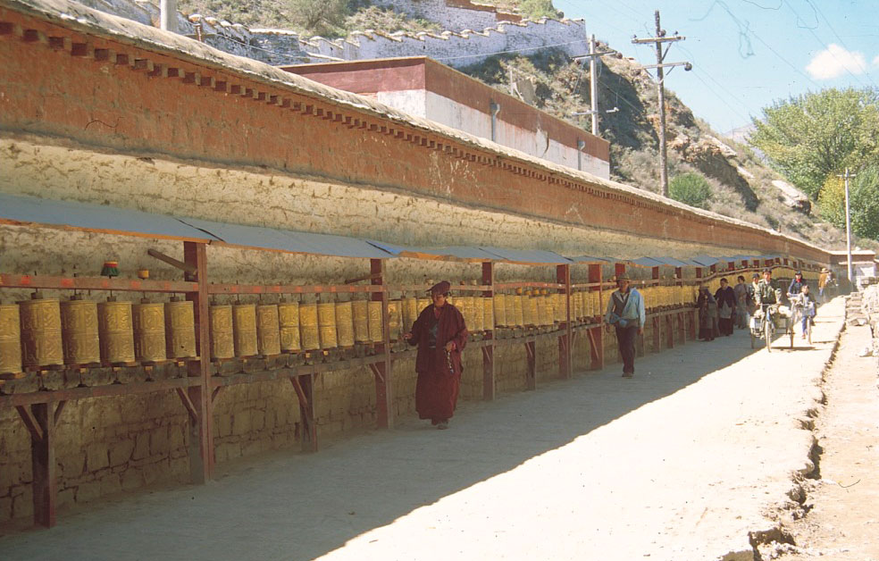 LHASA recuerdos entre los tres círculos sagrados 2